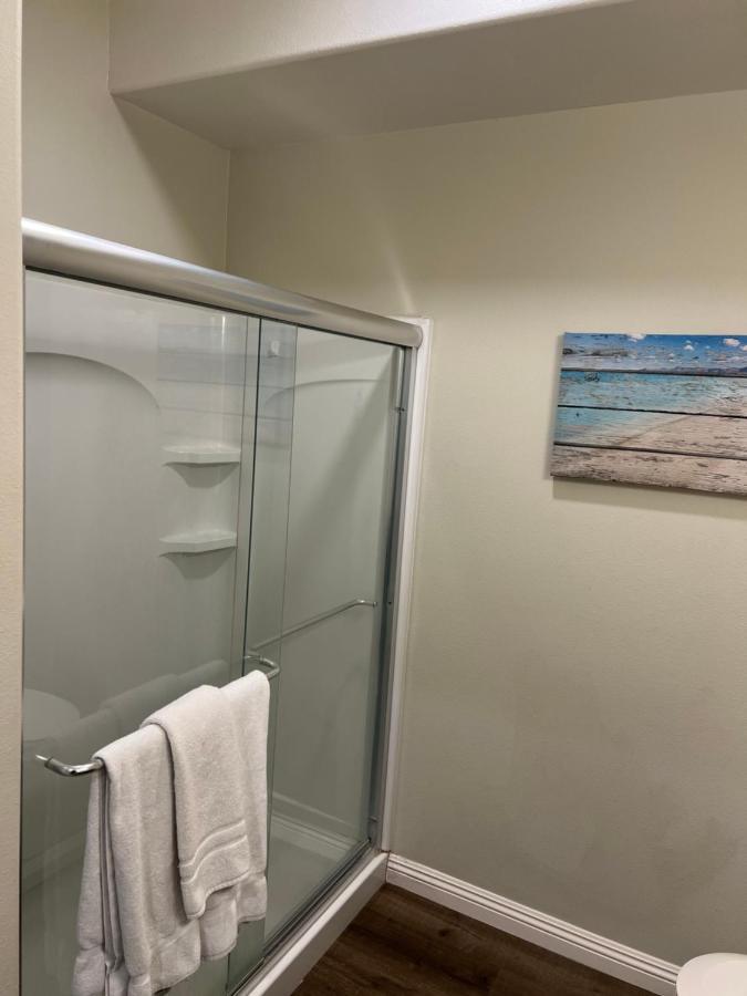 Aspire Inn & Suites Ориндж Екстериор снимка